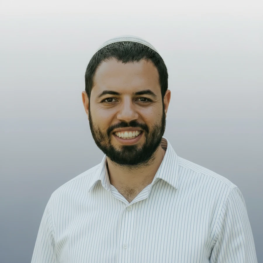 מלאכי גוטמן במהלך הרצאה של עסק חכם